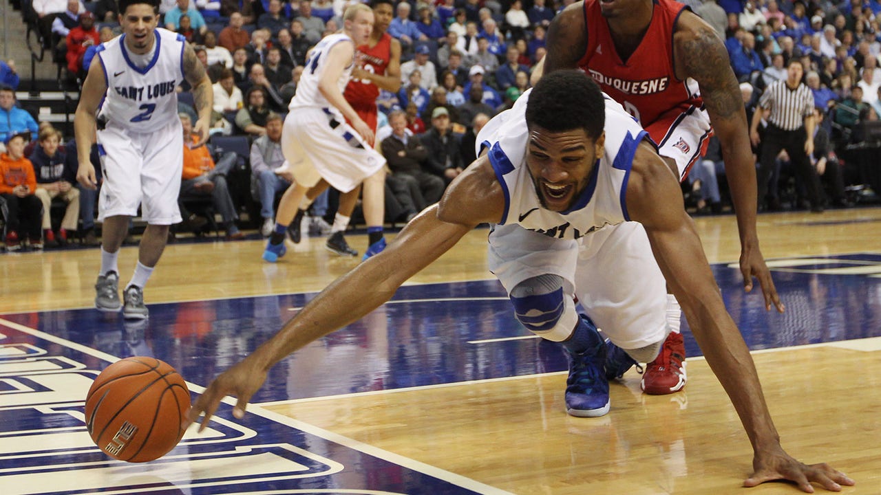 No. 10 Saint Louis finally lands on the wrong side of a close game